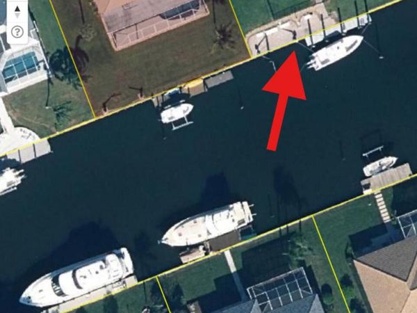 8502 SE Royal Street , Hobe Sound, FL 33455