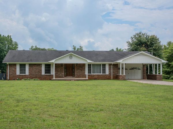 5225 Pumping Station Rd , Iron City, TN 38463