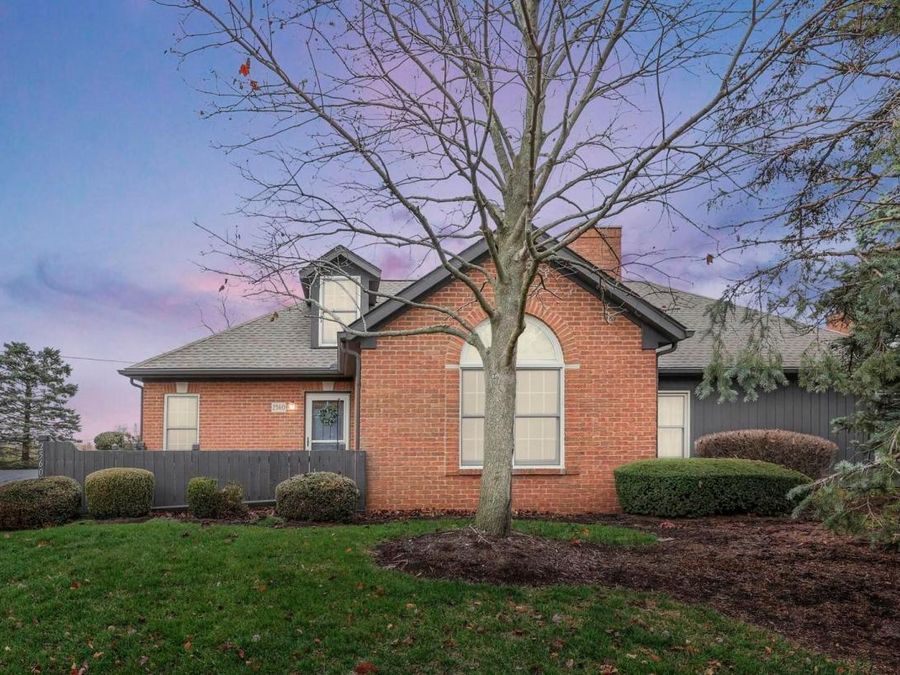 2560 Trotterslane Drive , Columbus, OH 43235 Photo 1