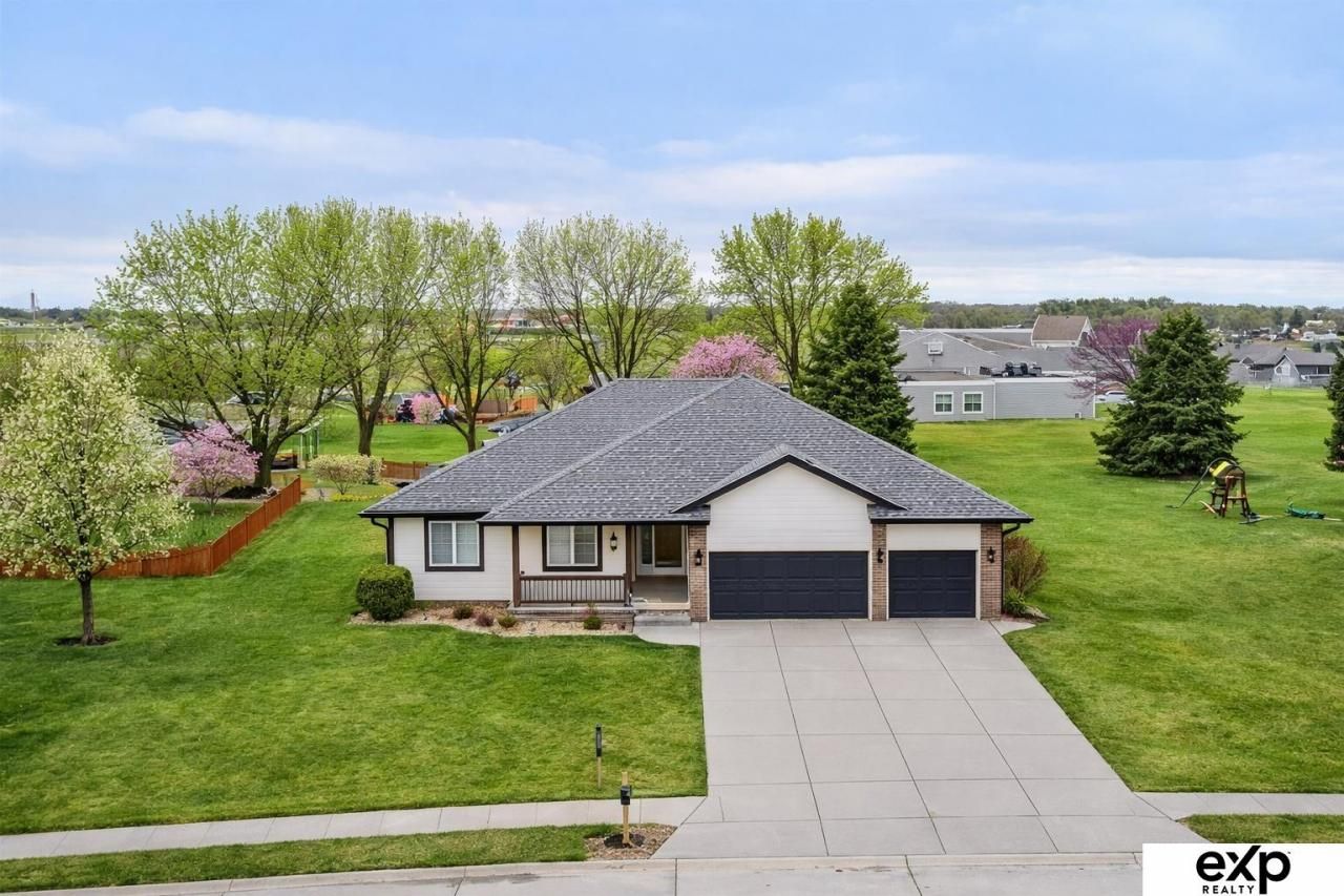 20022 Elkhorn Ridge Drive , Omaha, NE 68022