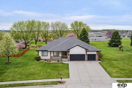 20022 Elkhorn Ridge Drive , Omaha, NE 68022