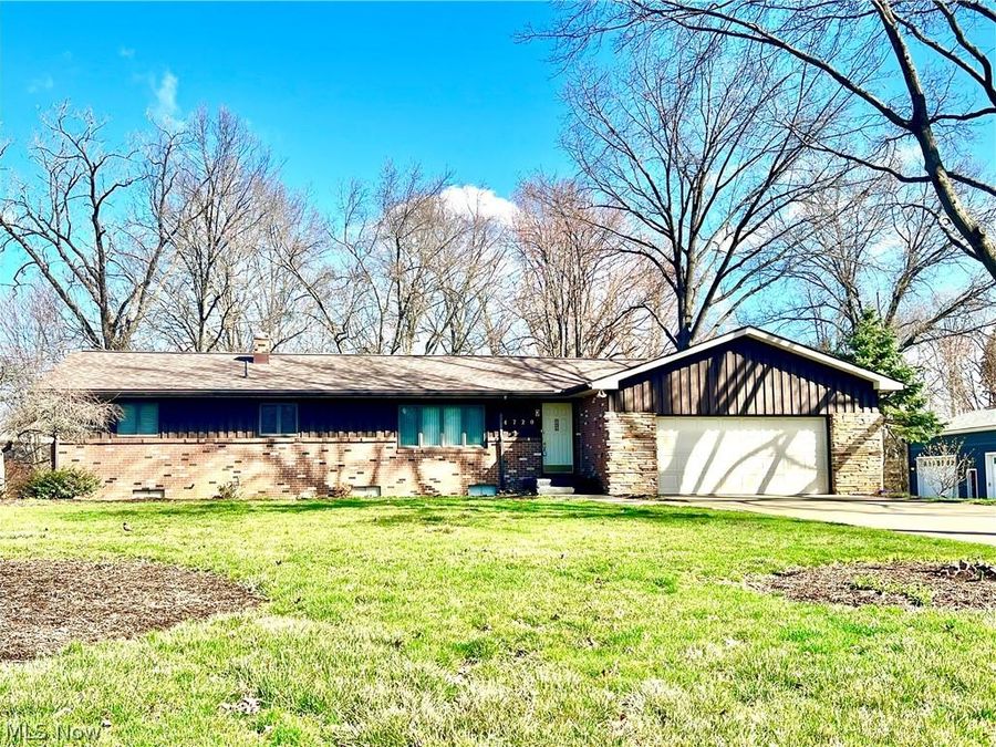 4720 Strouble Drive NW, Canton, OH 44718 Photo 1