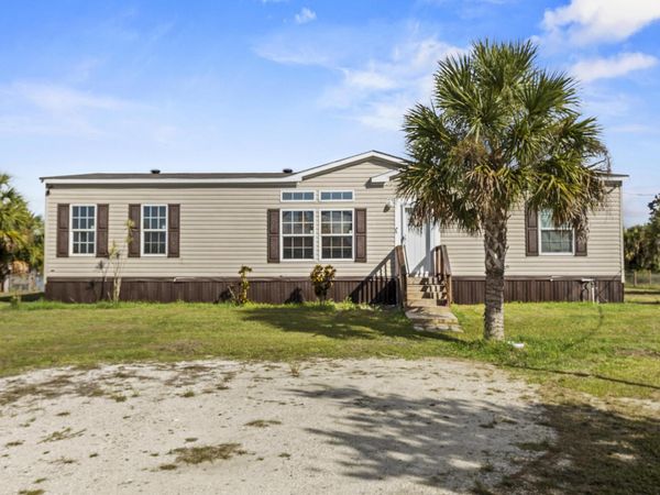 19621 NW 260th Street , Okeechobee, FL 34972