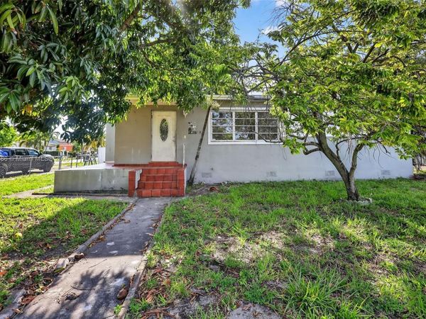 3581 W 2nd Ave , Hialeah, FL 33012