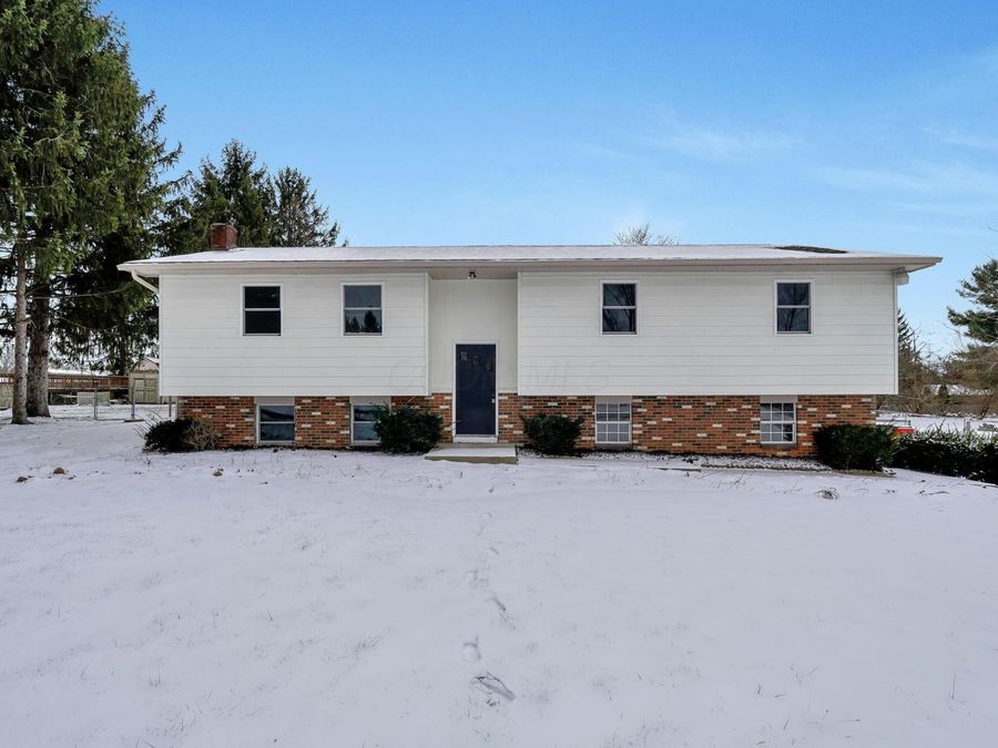75 Helen Road SW, Pataskala, OH 43062 Photo 1