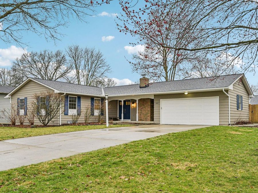 8207 Copperfield Drive , Columbus, OH 43235 Photo 1