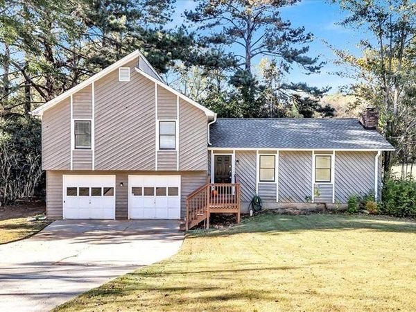 450 Valley Woods Circle SE, Conyers, GA 30094