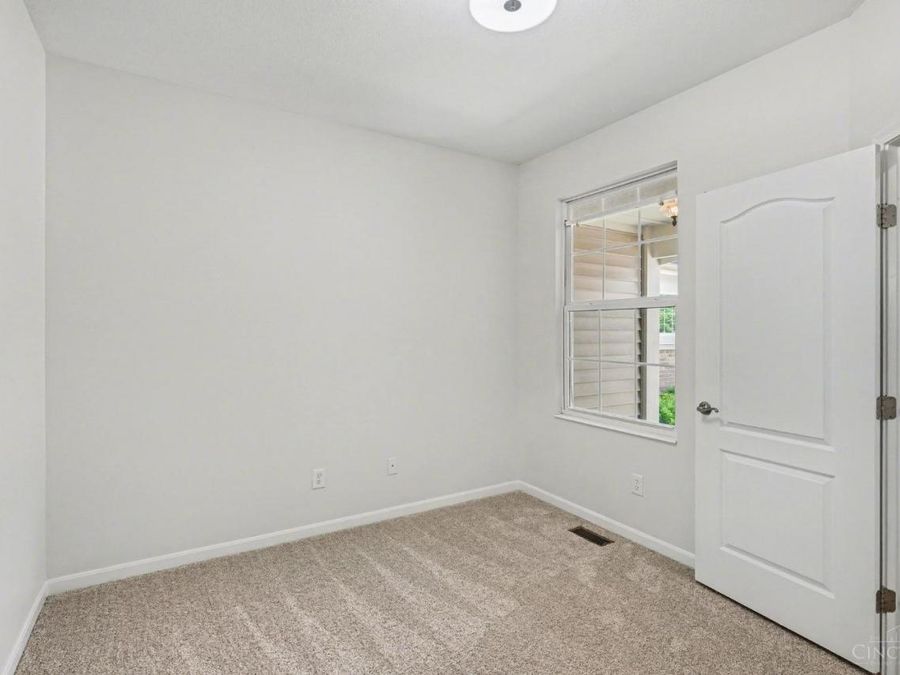 8058 Bridge Point Drive, Green Township, OH 45248 Photo 9