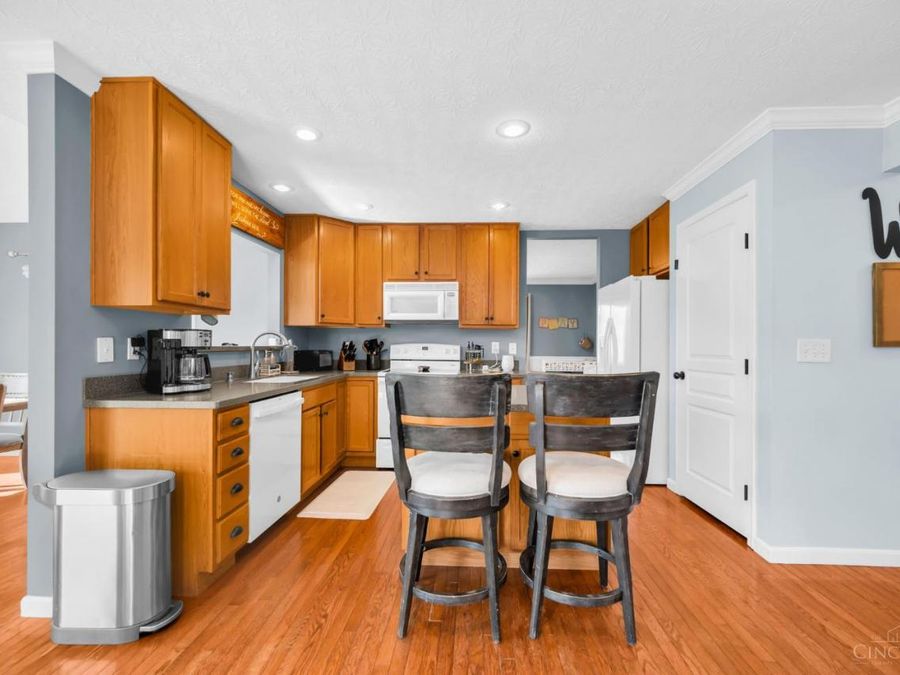 4817 Kleeman Green Drive, Green Township, OH 45211 Photo 12