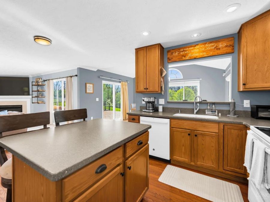 4817 Kleeman Green Drive, Green Township, OH 45211 Photo 13