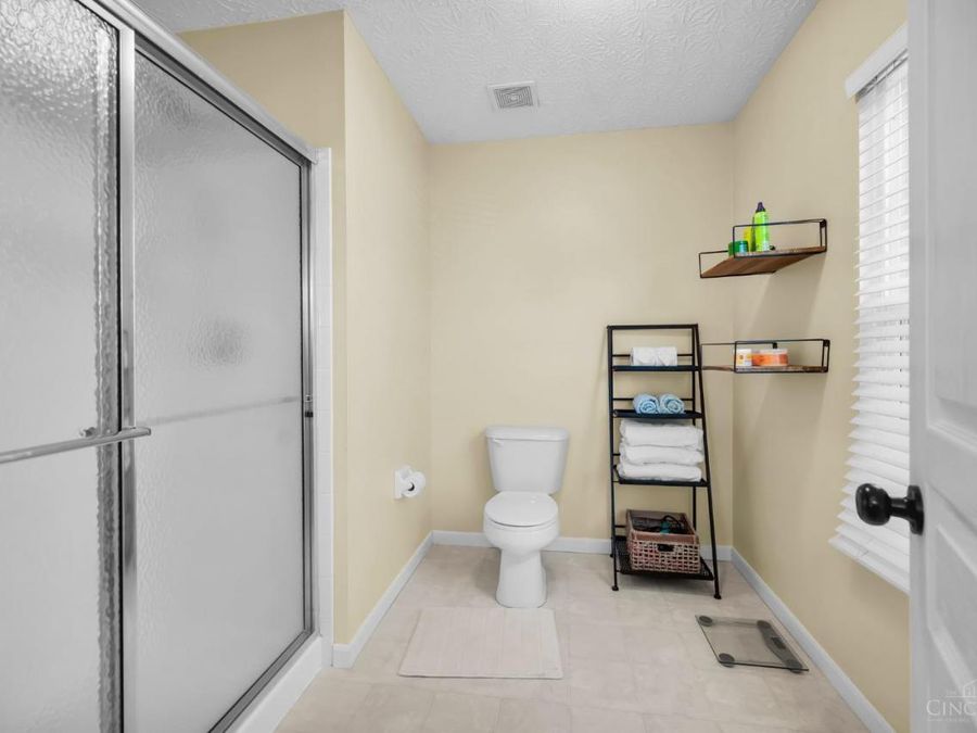 4817 Kleeman Green Drive, Green Township, OH 45211 Photo 27