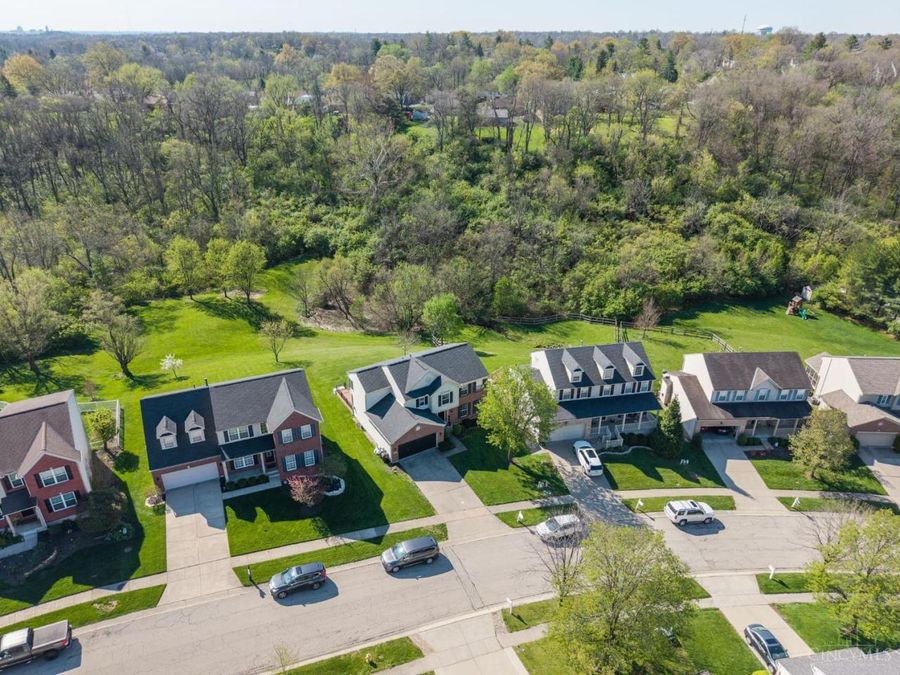 4817 Kleeman Green Drive, Green Township, OH 45211 Photo 3