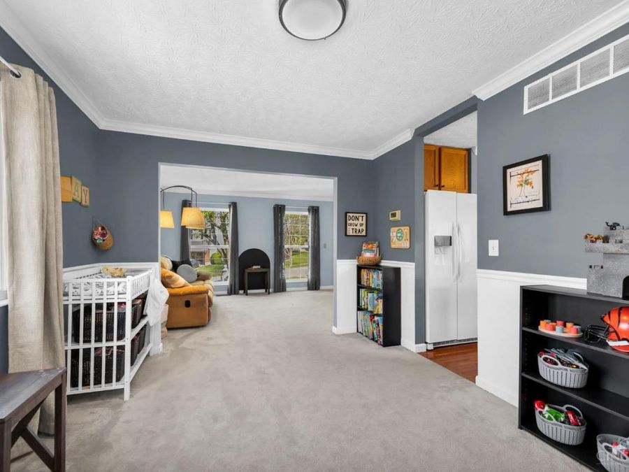 4817 Kleeman Green Drive, Green Township, OH 45211 Photo 9