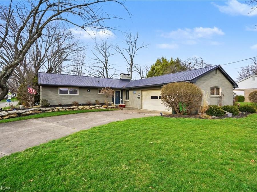 701 Edgewood Street SE, North Canton, OH 44720 Photo 1
