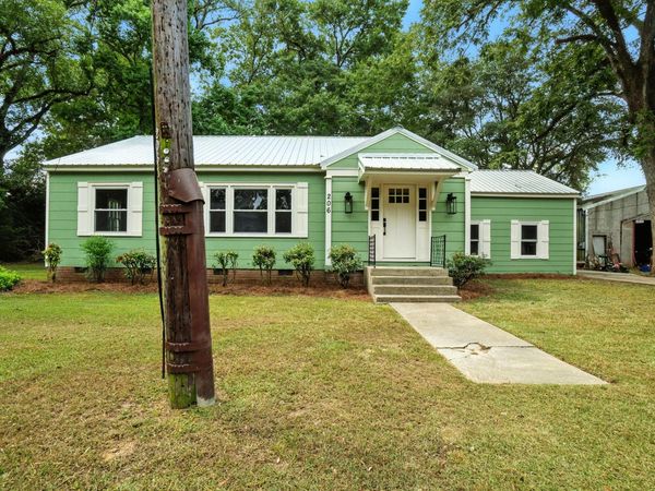 206 Sycamore, Seminary, MS 39479