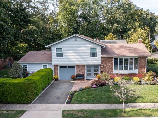 1 James Avenue , Port Washington, NY 11050