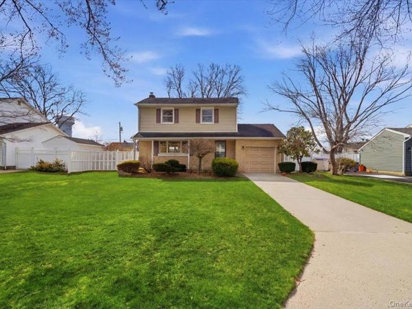6 Arden Lane , Commack, NY 11725