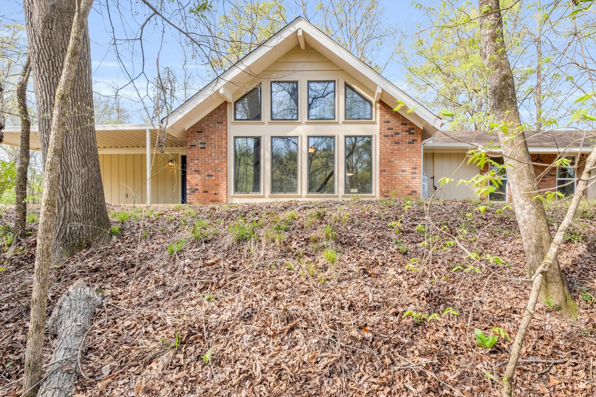 1671 JOLLY RD, COLUMBUS, MS 39705 | crye-leike.com | MLS ID 26-643