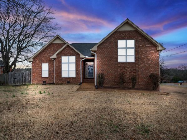 101 Knights Bridge Sta , Hendersonville, TN 37075