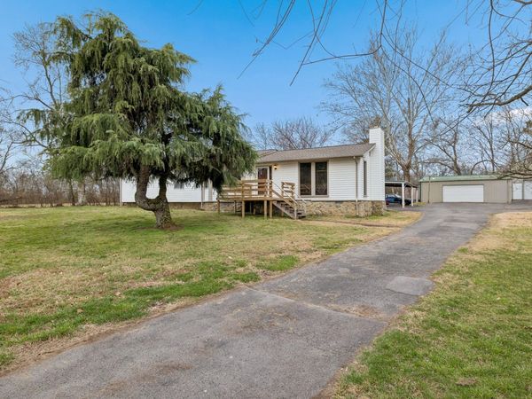 904 Coles Ferry Rd , Gallatin, TN 37066