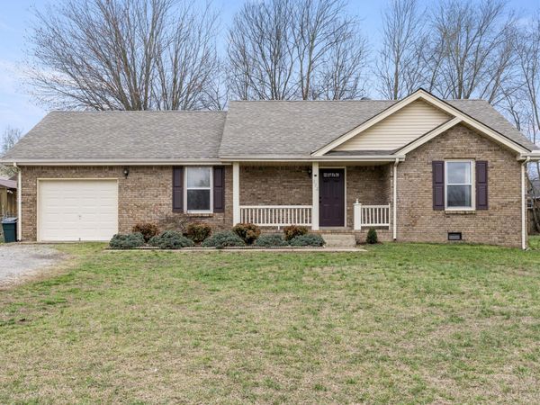 202 Millstone Cir , Clarksville, TN 37042