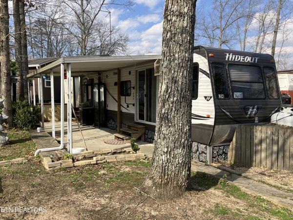 37 Beach Rd , Crossville, TN 38572