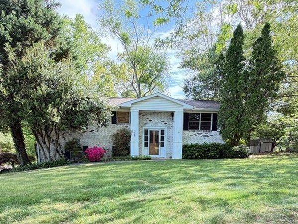 306 Sherwood Drive , Maryville, TN 37801