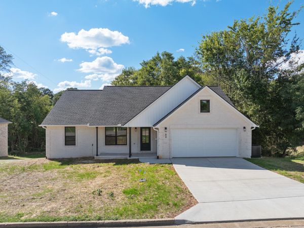 90 Derek Dr , Lexington, TN 38351