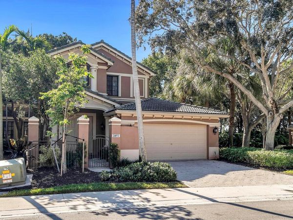 2857 Kinsington Circle, Unit 17-4, Weston, FL 33332