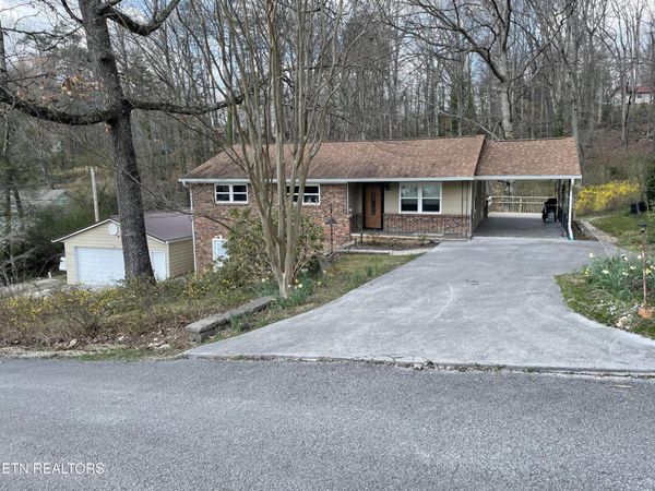 184 Glenn Circle , Powell, TN 37849