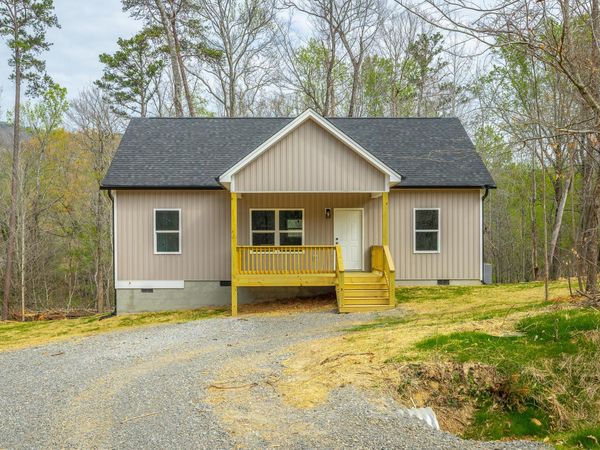 77 Pineway Circle, Wildwood 30757