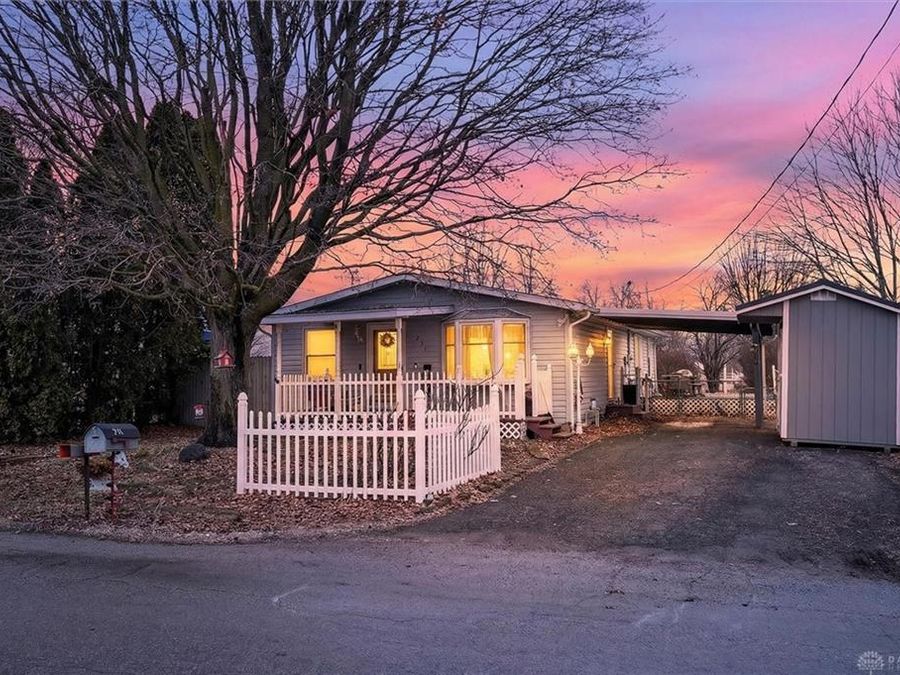 251 E 1st Street, London, OH 43140 Photo 1