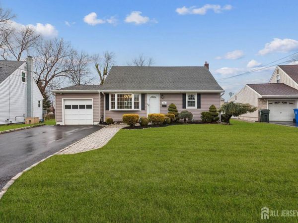 32 Tanglewood Lane, Colonia, NJ 07067