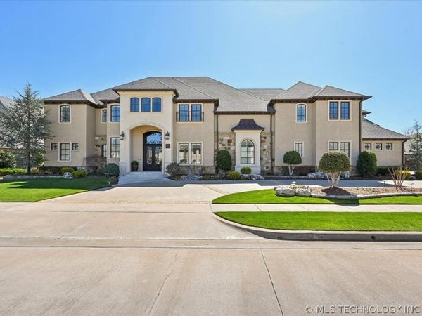 5909 W Twin Oaks Street , Broken Arrow, OK 74011