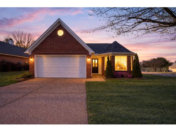 9438 HURON DR, Olive Branch, MS 38654