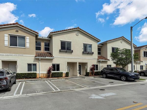 2819 NW 181st St , Miami Gardens, FL 33056