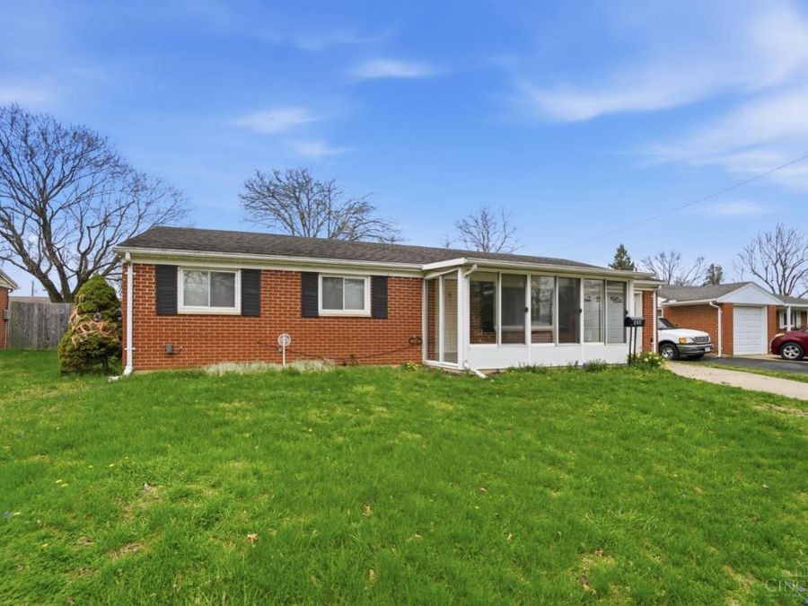 424 Cato Court, New Lebanon, OH 45345 Photo 2