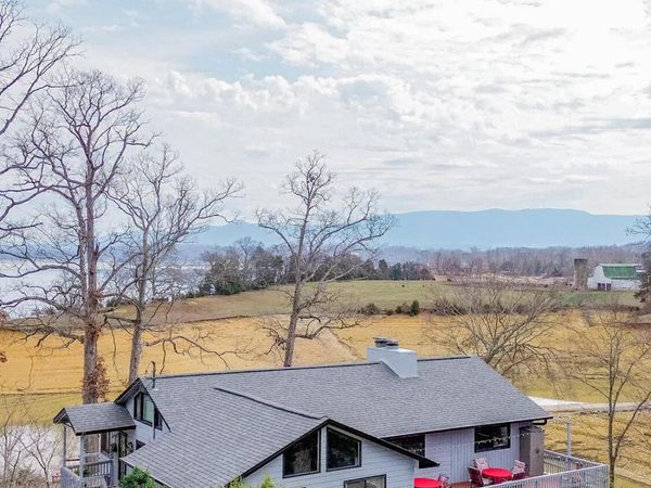 1449 Bucks Point Way , Dandridge, TN 37725