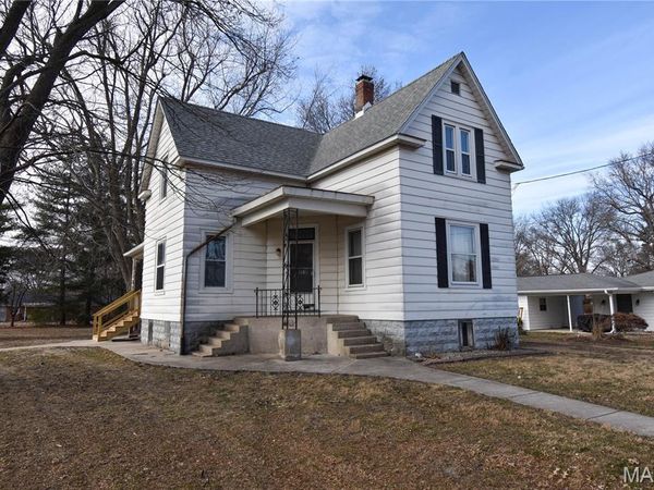 519 N Maple Street , Staunton, IL 62088