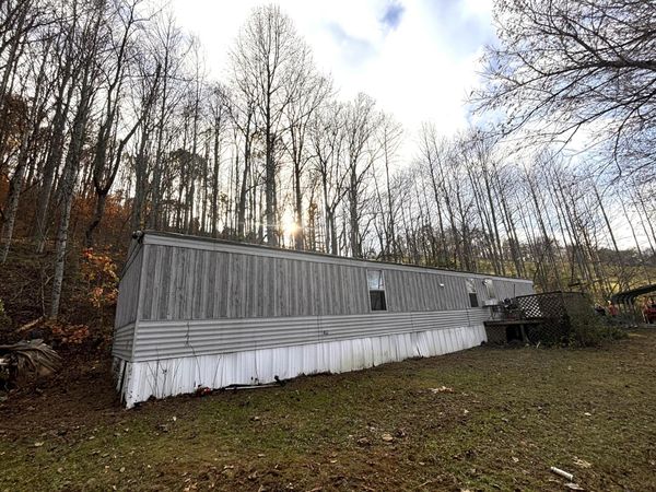 982 Harbor Road , Tazewell, TN 37879