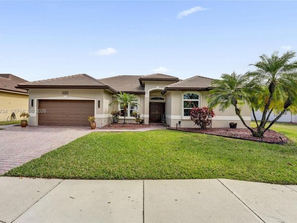 6686 SW 166th Dr , Pembroke Pines, FL 33331
