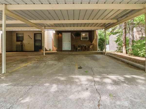 2031 N East Oaks Drive , Fayetteville, AR 72703