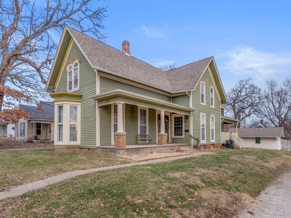 508 WOODLAWN AVE, Muscatine, IA 52761