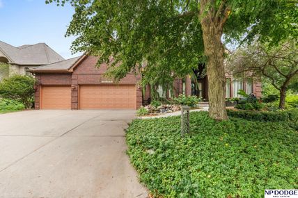115 S 128th Plaza , Omaha, NE 68154