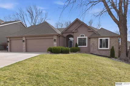 17265 Pine Street , Omaha, NE 68130
