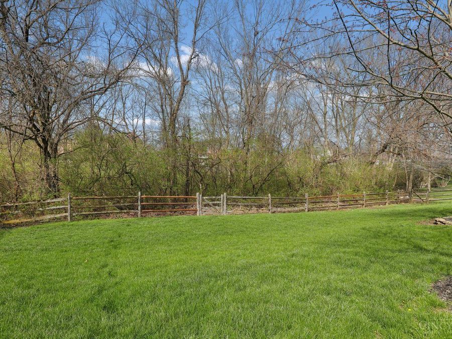 8451 Beckett Pointe Drive, West Chester, OH 45069 Photo 9