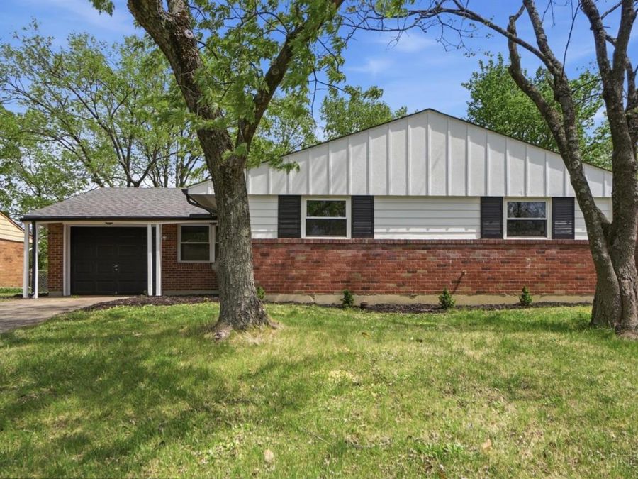 12128 Benadir Road, Springdale, OH 45246 Photo 1