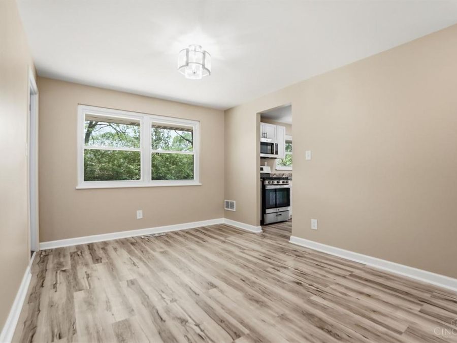 12128 Benadir Road, Springdale, OH 45246 Photo 6
