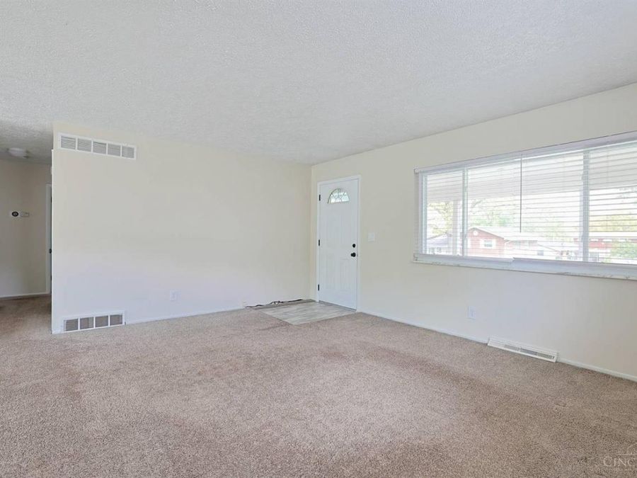 5061 Chantilly Drive, Delhi Township, OH 45238 Photo 4