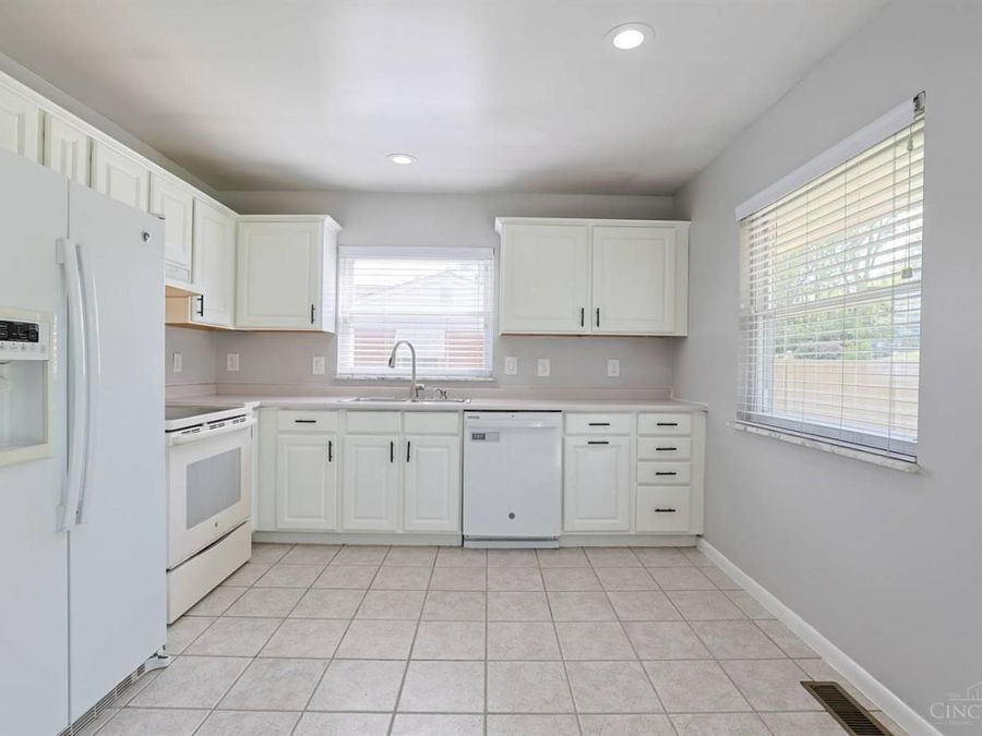 5061 Chantilly Drive, Delhi Township, OH 45238 Photo 7